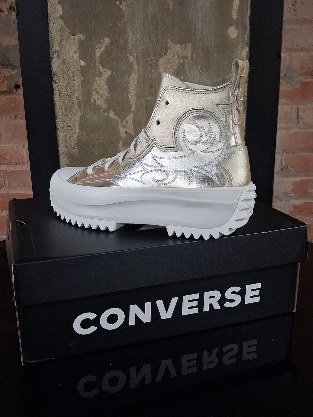 Converse | NEW Metallic Gold High Top Platform Run Star Sneakers